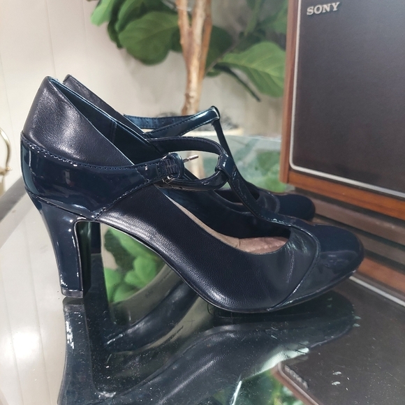 Giani Bernini Shoes - Giani Bernini Women's Sz 5.5M Navy Leather Heels Round Toe T-Strap Mary Jane